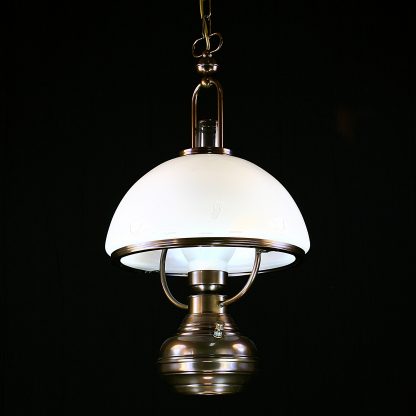 163_S2 sospensione in stile Vecchia America, con 2 lampadine E27 anche a LED, ottone brunito, e vetro satinato opaline